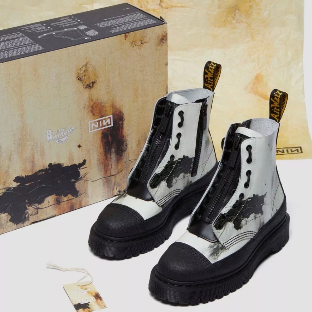 Dr Martens Nine Inch Nails 1460 Backhand Leather Boots Black White size 11 NEW